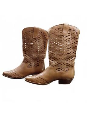 "Nine West" Vintage Sz. 8, Tan Perforated Western Cowgirl Mid-Calf Boots....